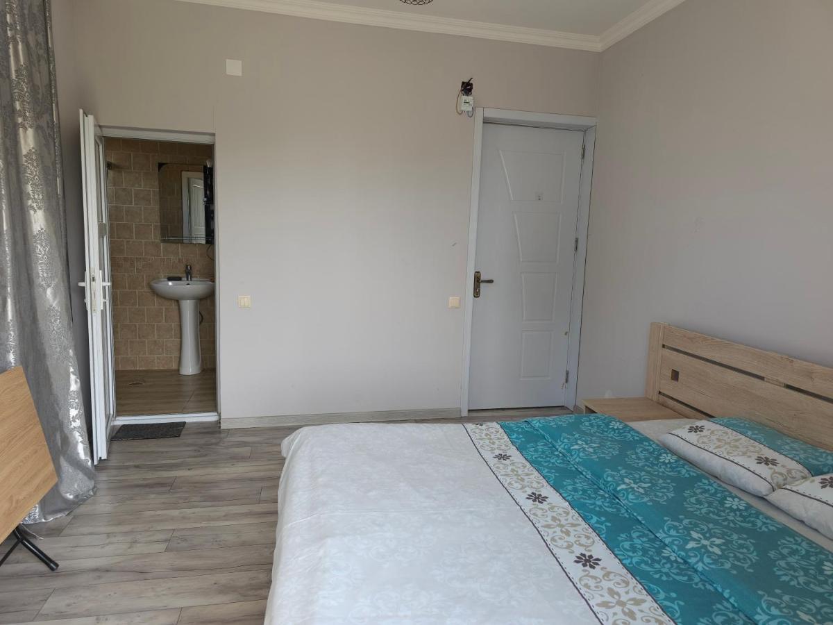Tete Guest House Batumi Ngoại thất bức ảnh